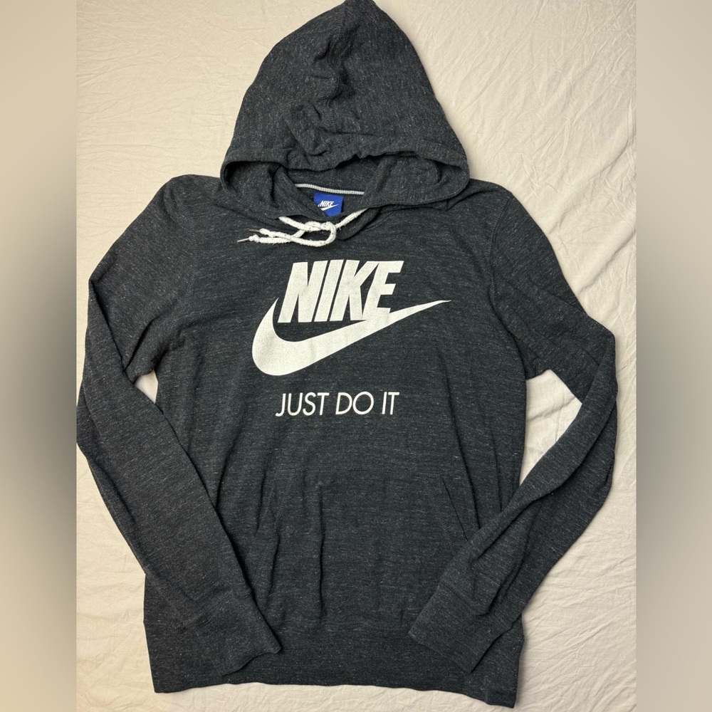 Nike women’s Gray Hoodie with‎ Drawstring size Large